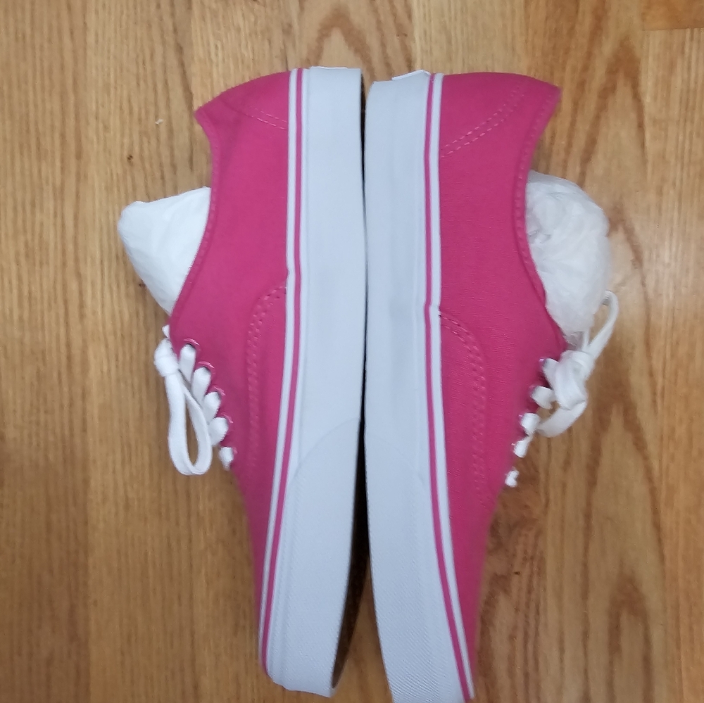 Shoes - Picture 5 of 5